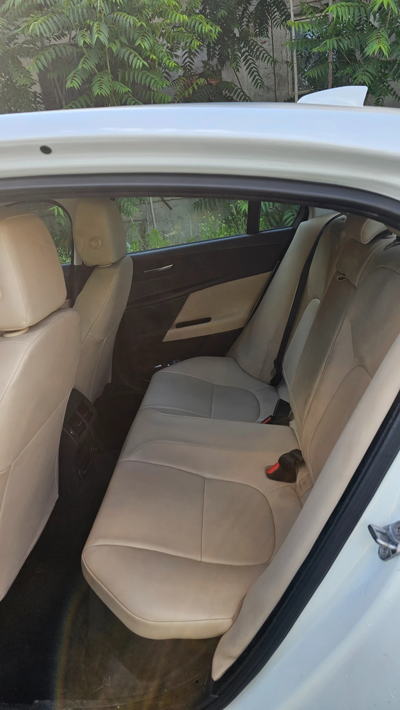 Jaguar XE, снимка 14 - Автомобили и джипове - 54904054