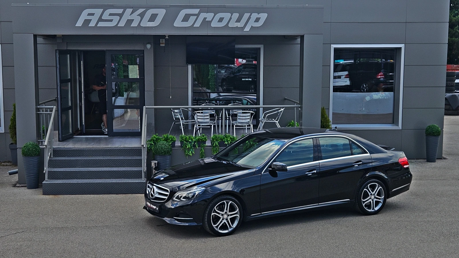 Mercedes-Benz E 220 AMG/FACE/GERMANY/ПОДГРЕВ/AMBIENT/AUTO HOLD/LIZING, снимка 17 - Автомобили и джипове - 55013470