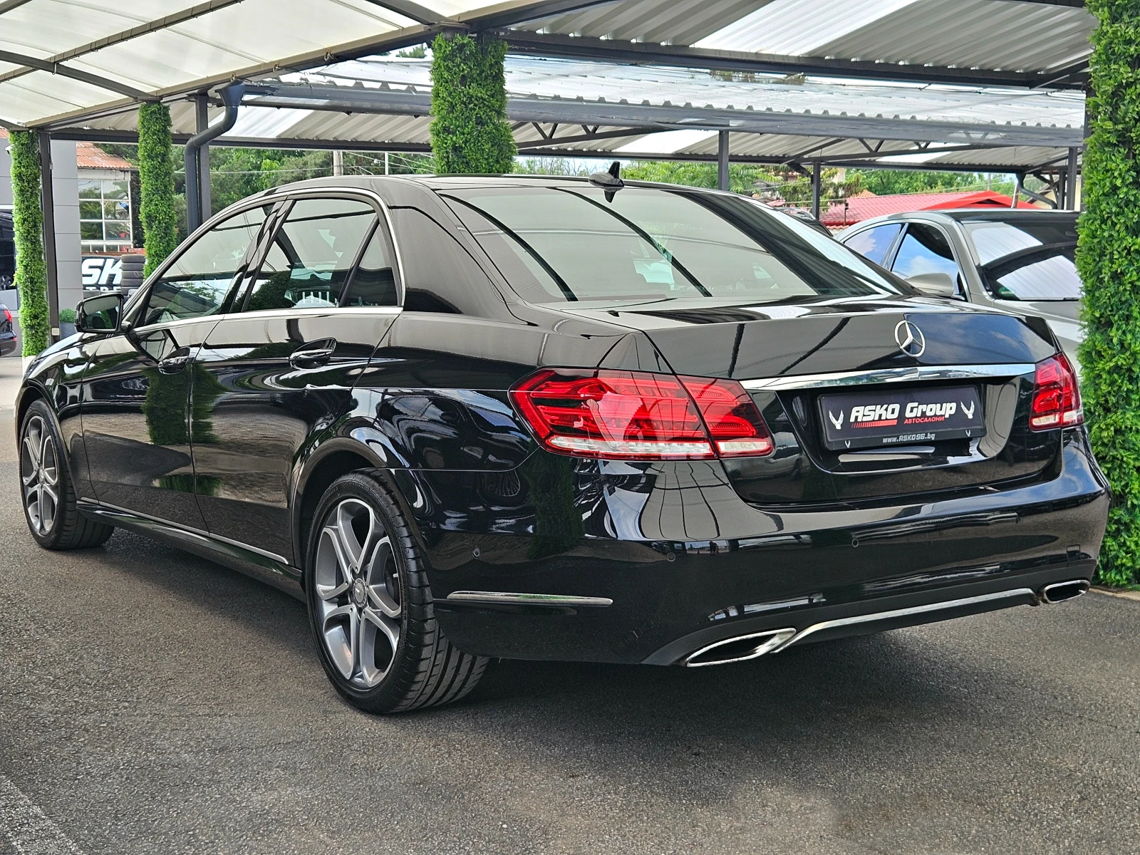 Mercedes-Benz E 220 AMG/FACE/GERMANY/ПОДГРЕВ/AMBIENT/AUTO HOLD/LIZING, снимка 7 - Автомобили и джипове - 55013470