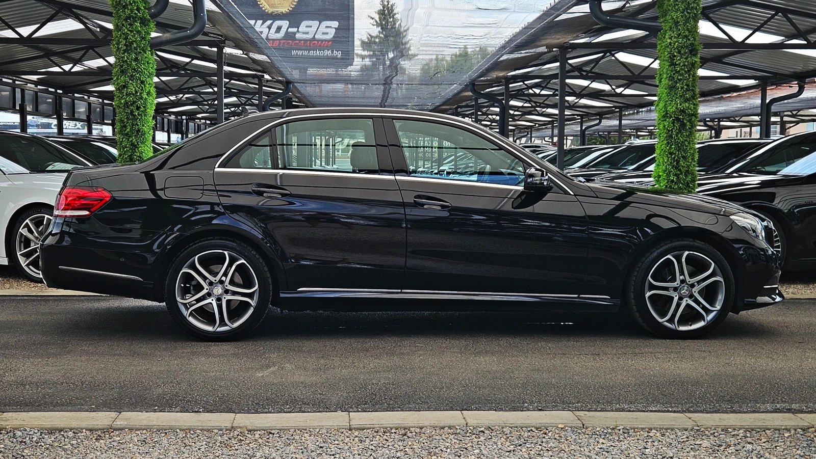 Mercedes-Benz E 220 AMG/FACE/GERMANY/ПОДГРЕВ/AMBIENT/AUTO HOLD/LIZING, снимка 4 - Автомобили и джипове - 55013470