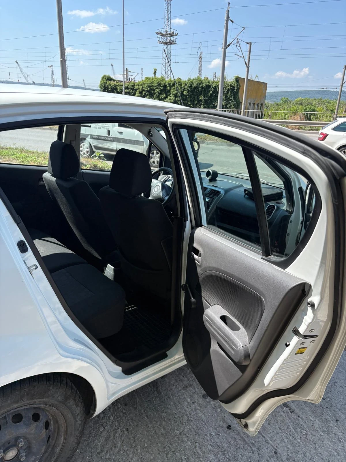 Suzuki Splash, снимка 9 - Автомобили и джипове - 55294227