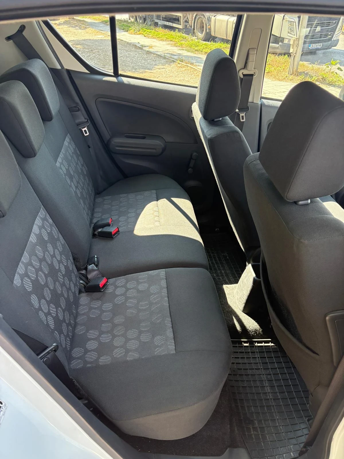 Suzuki Splash, снимка 8 - Автомобили и джипове - 55294227