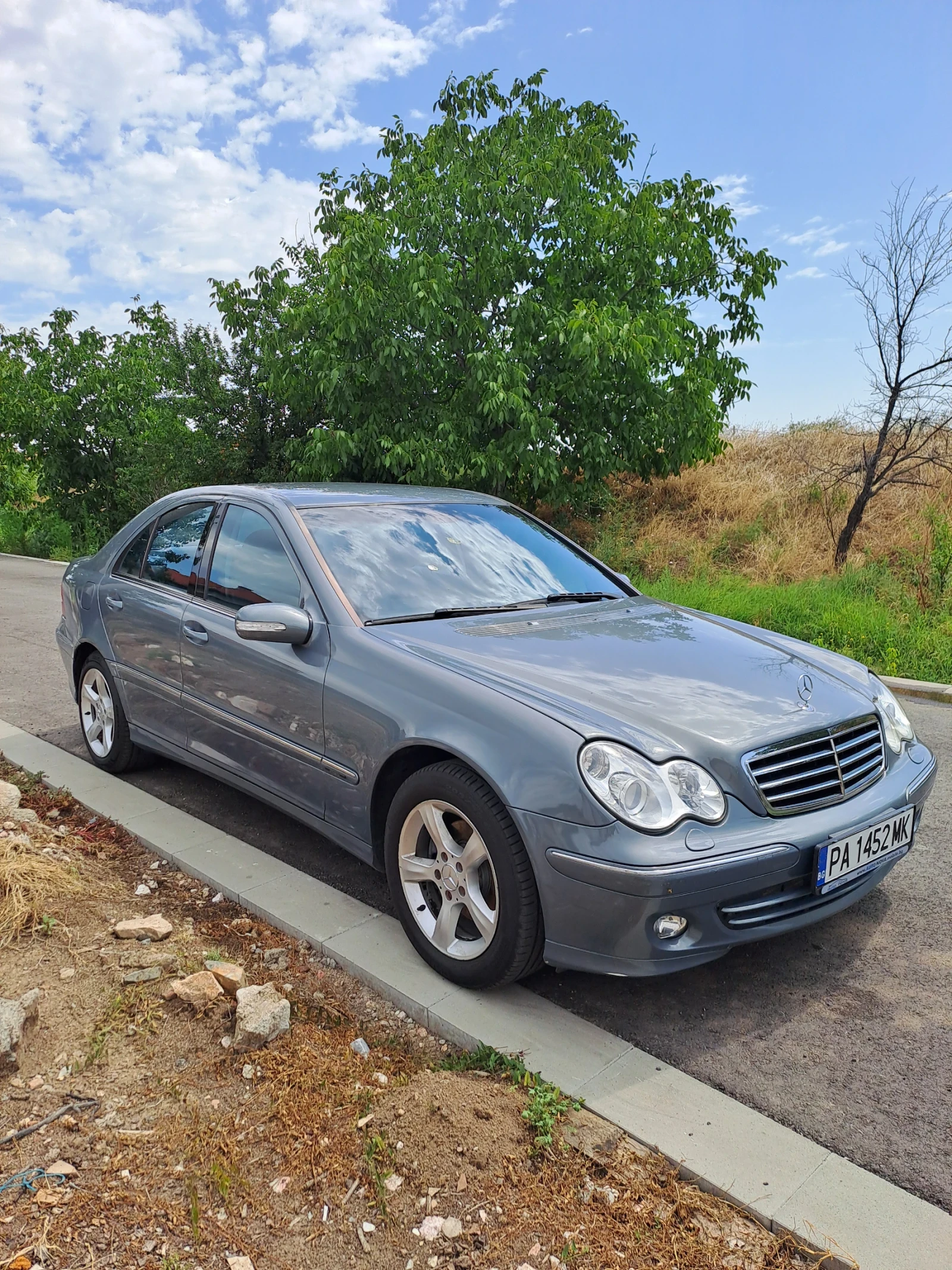 Mercedes-Benz 220