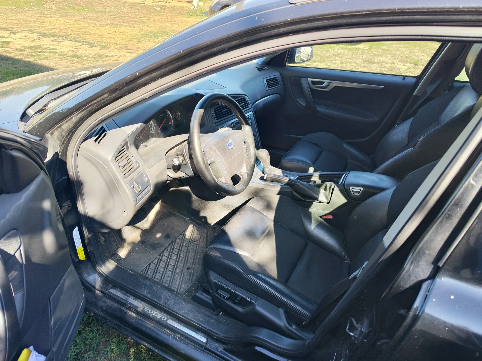 Volvo V70, снимка 2 - Автомобили и джипове - 55506037
