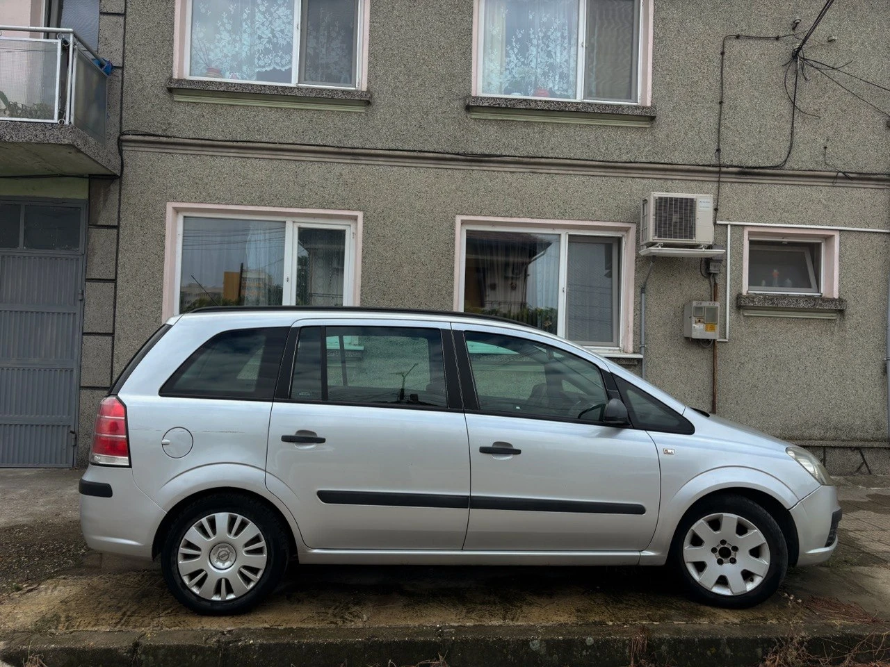 Opel Zafira, снимка 3 - Автомобили и джипове - 55723422