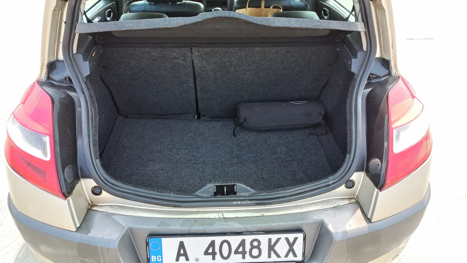 Renault Megane 1.6 АВТОМАТИК, снимка 5 - Автомобили и джипове - 55889554