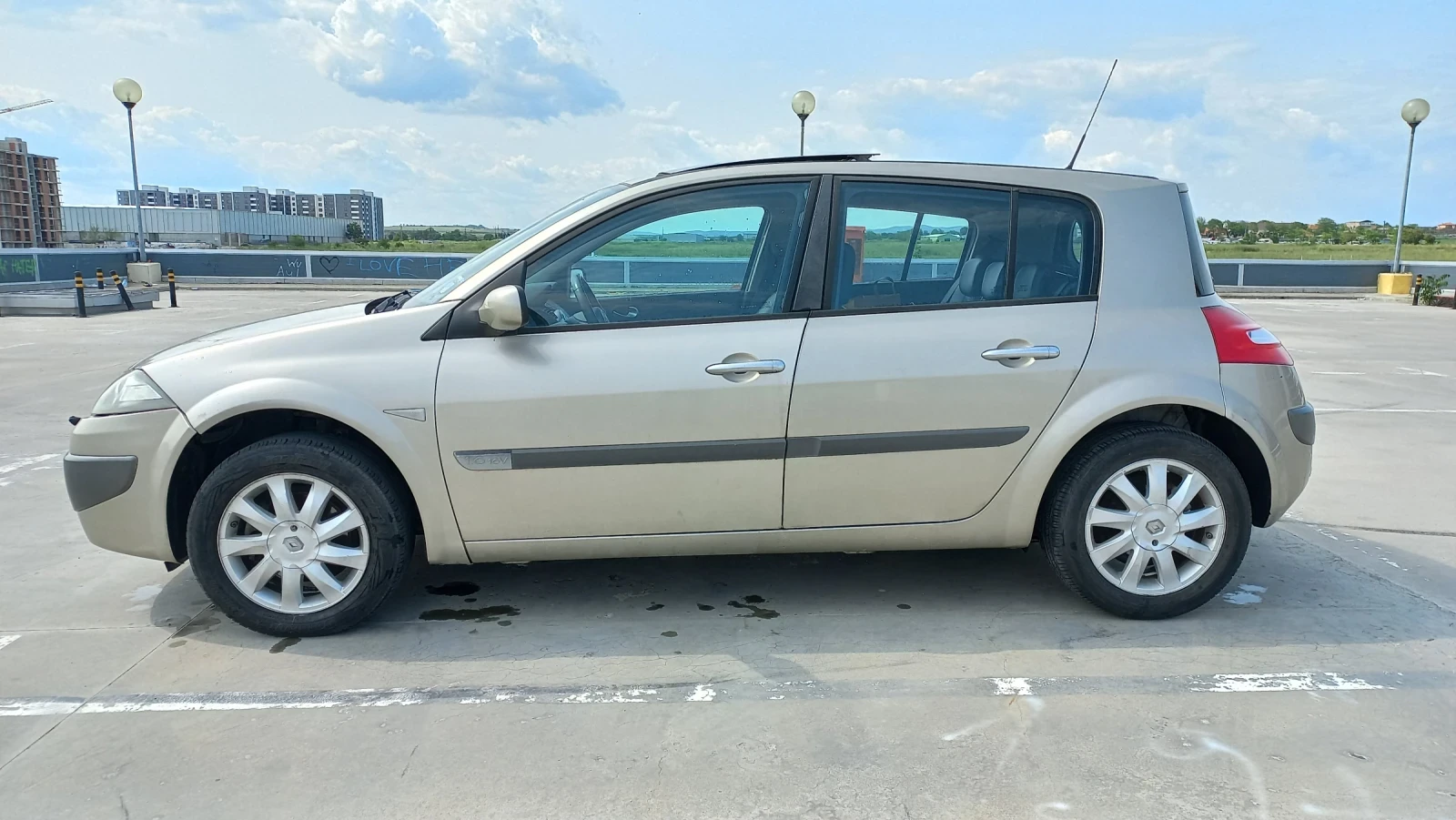 Renault Megane 1.6 АВТОМАТИК, снимка 2 - Автомобили и джипове - 55889554