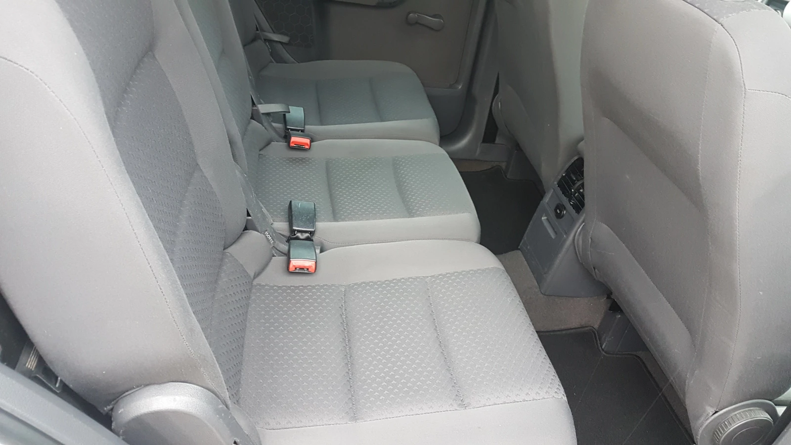 VW Touran 1.9TDI 90кс, снимка 9 - Автомобили и джипове - 56225547