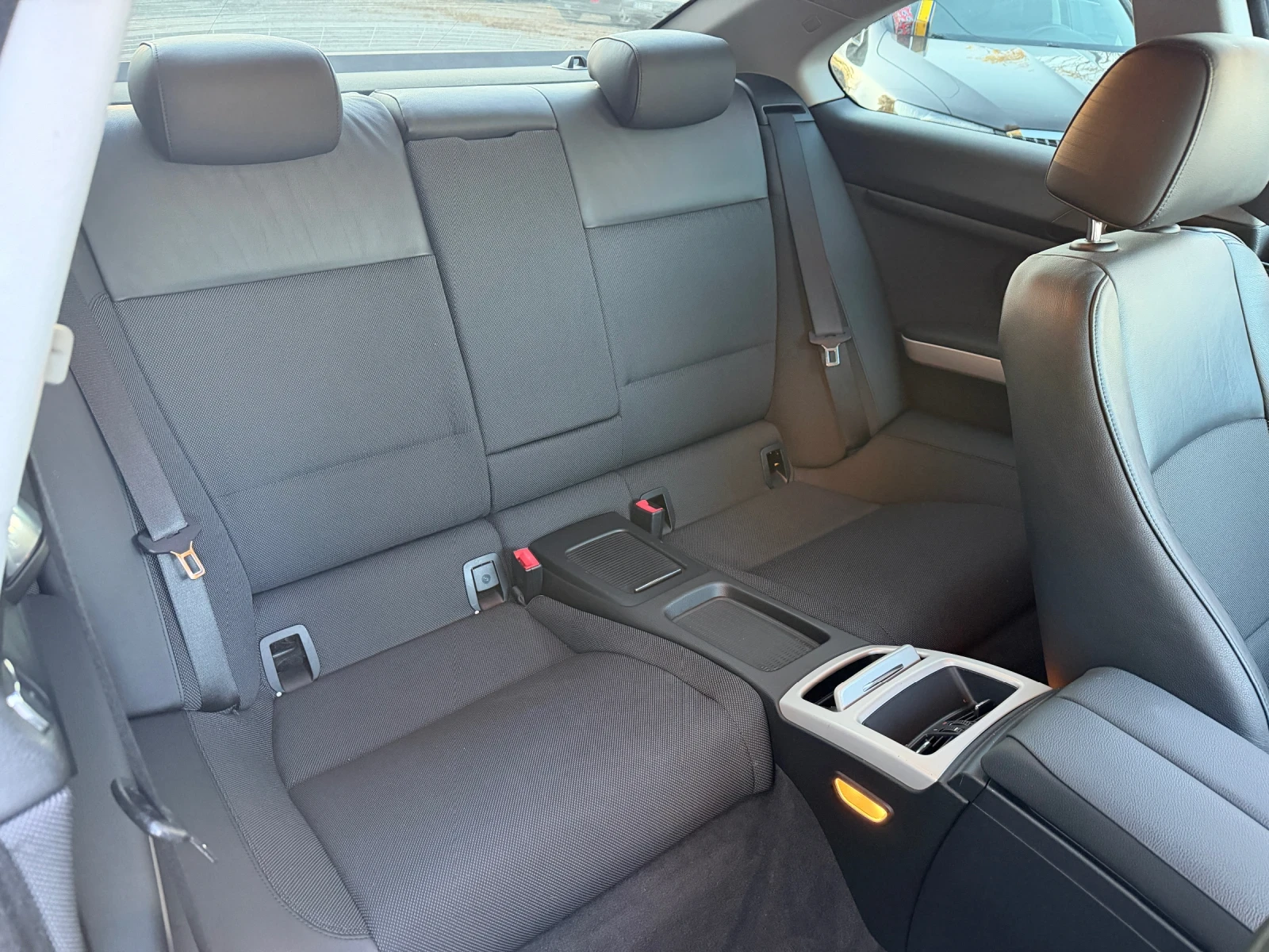 BMW 320 i E92 Coupe Facelift, снимка 12 - Автомобили и джипове - 56576167