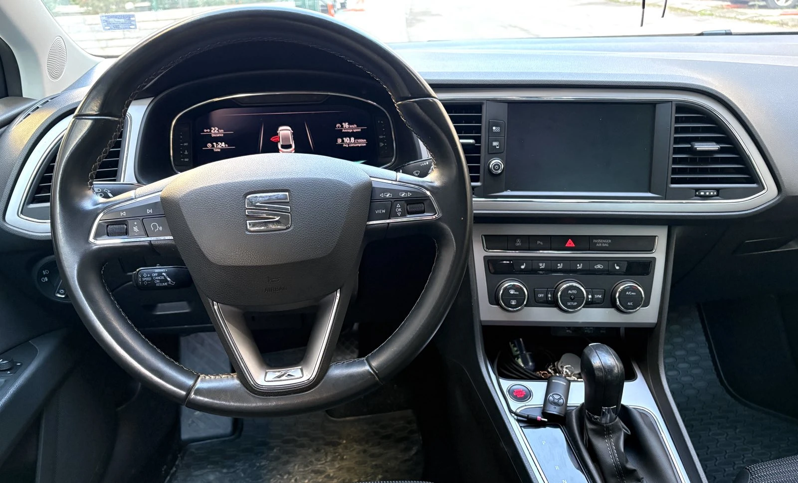 Seat Leon, снимка 7 - Автомобили и джипове - 56657774