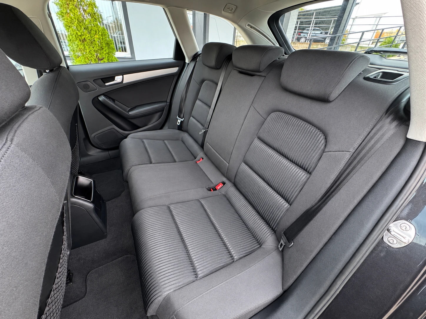Audi A4 2.0 TDI НОВ ВНОС , снимка 13 - Автомобили и джипове - 56665809