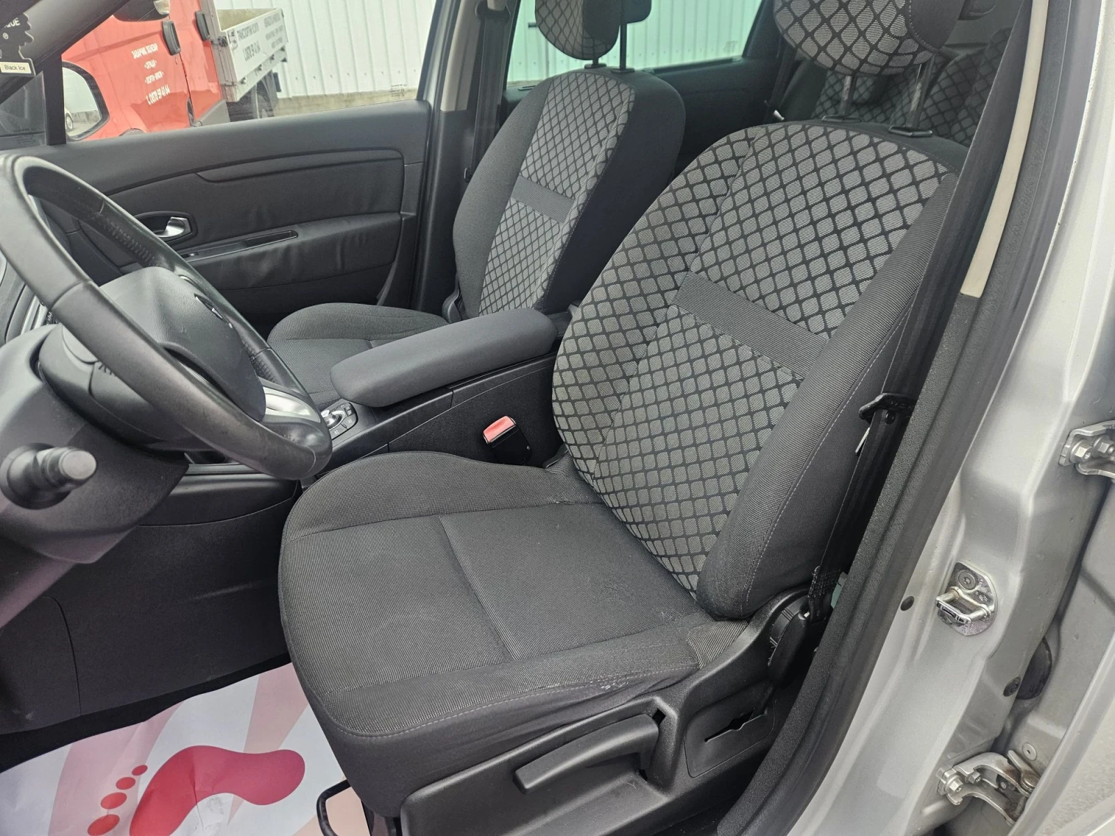 Renault Scenic 1, 4TCE NAVI KAMERA, снимка 9 - Автомобили и джипове - 56706796