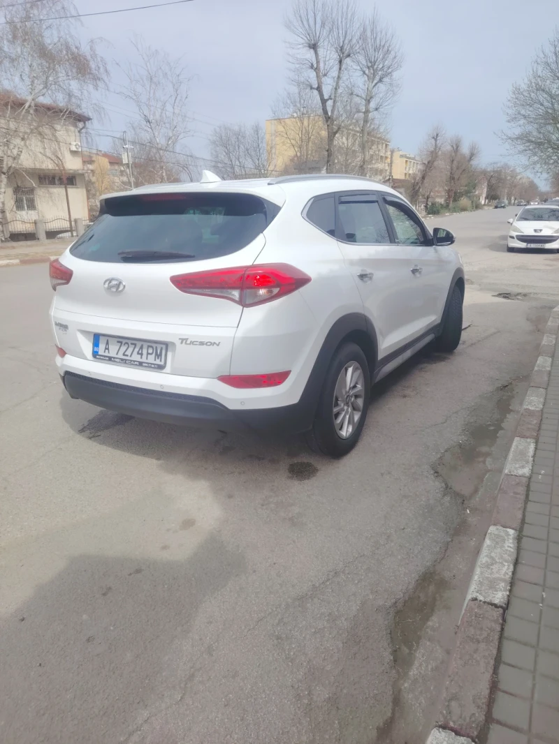 Hyundai Tucson 1.7d, снимка 2 - Автомобили и джипове - 49504531