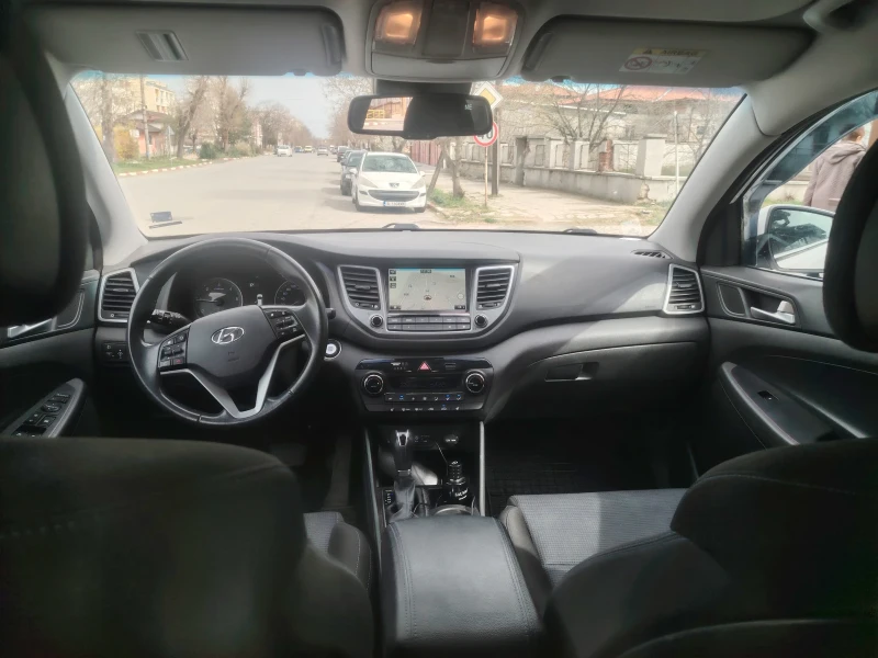 Hyundai Tucson 1.7d, снимка 7 - Автомобили и джипове - 49504531