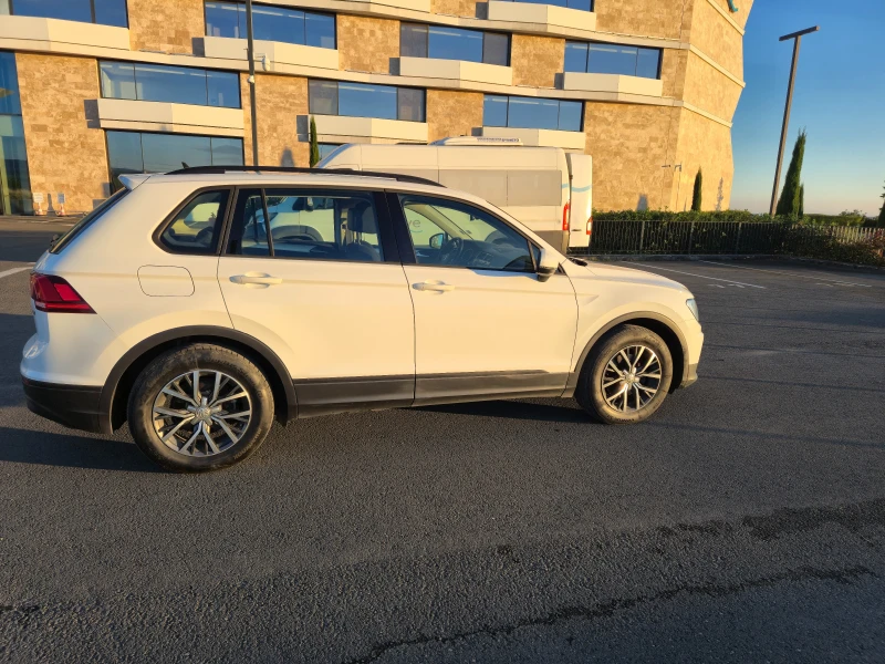 VW Tiguan 2.0 TDI, снимка 5 - Автомобили и джипове - 52802853