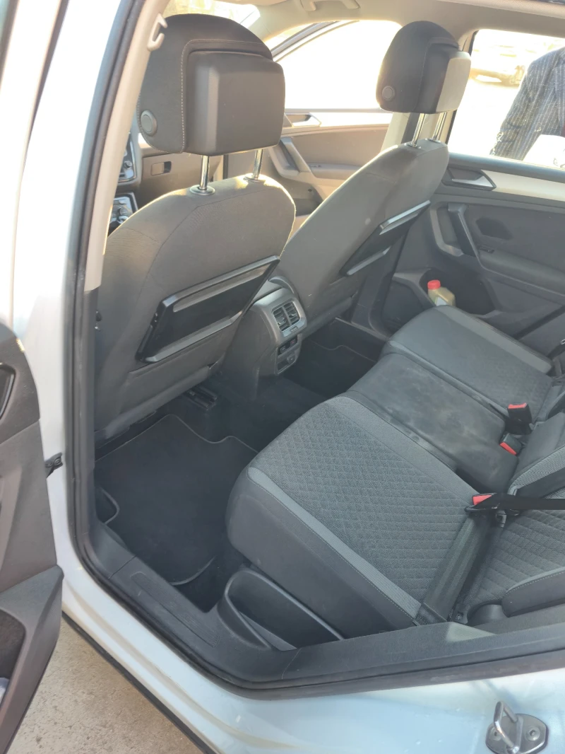 VW Tiguan 2.0 TDI, снимка 13 - Автомобили и джипове - 52802853