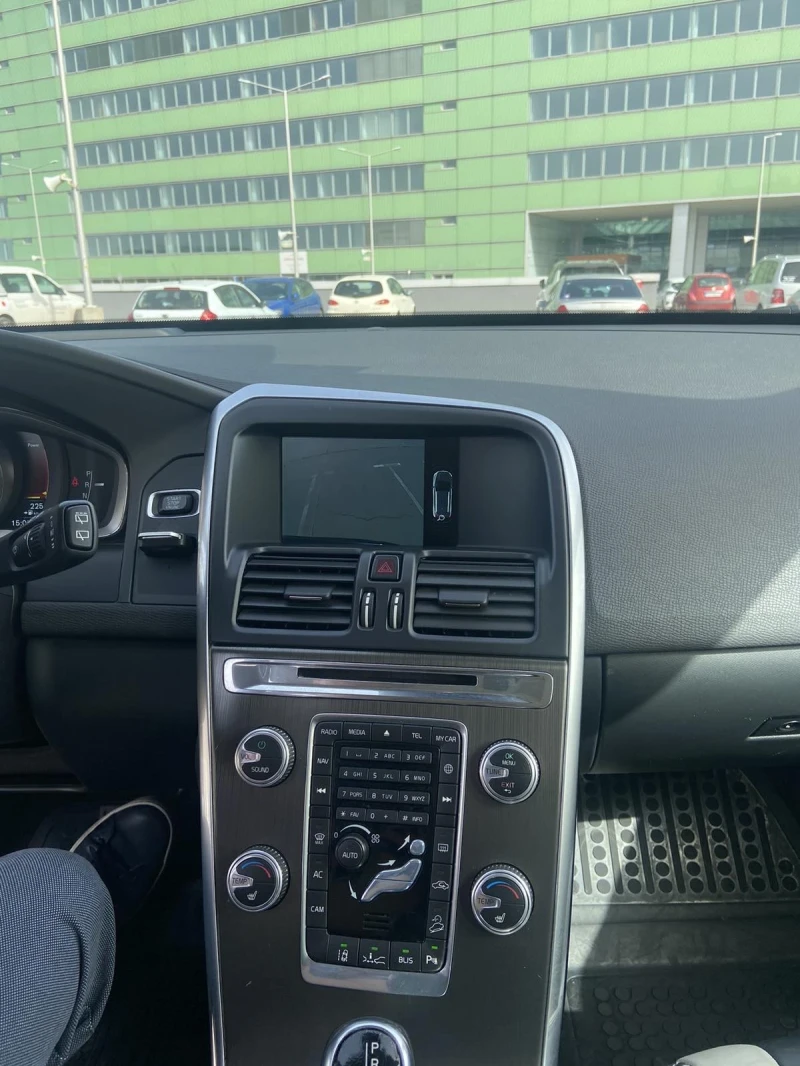 Volvo XC60 Summum, снимка 13 - Автомобили и джипове - 52810833