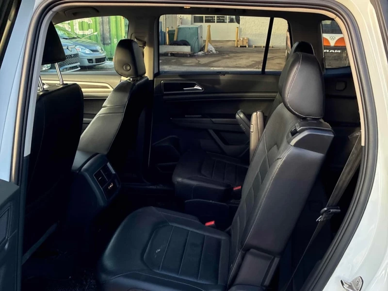 VW Atlas * Highline * CARFAX * БЕЗ ПЪРВОНАЧАЛНА ВНОСКА, снимка 16 - Автомобили и джипове - 53154349