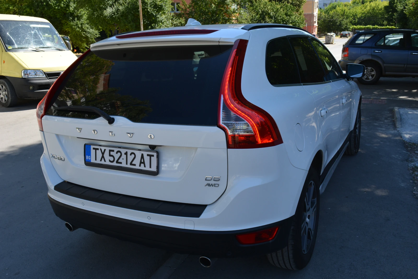 Volvo XC60 D5 - изображение 4
