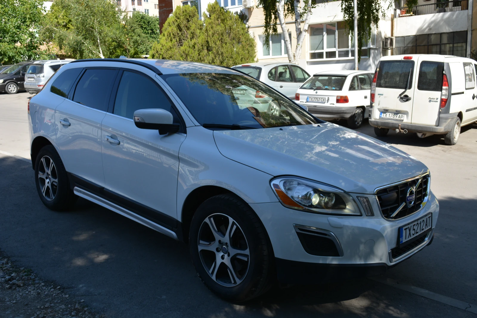 Volvo XC60 D5 - изображение 6