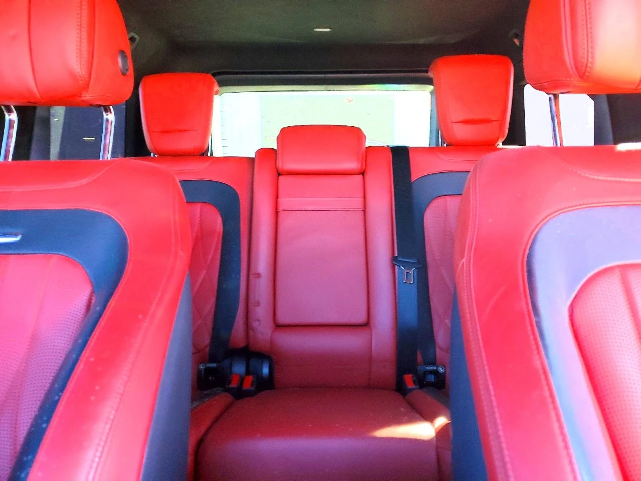 Mercedes-Benz G 63 AMG ЧЕРВЕН САЛОН* ДИСТРОНИК* ОБДУХВАНЕ* BURMESTER*  - изображение 10