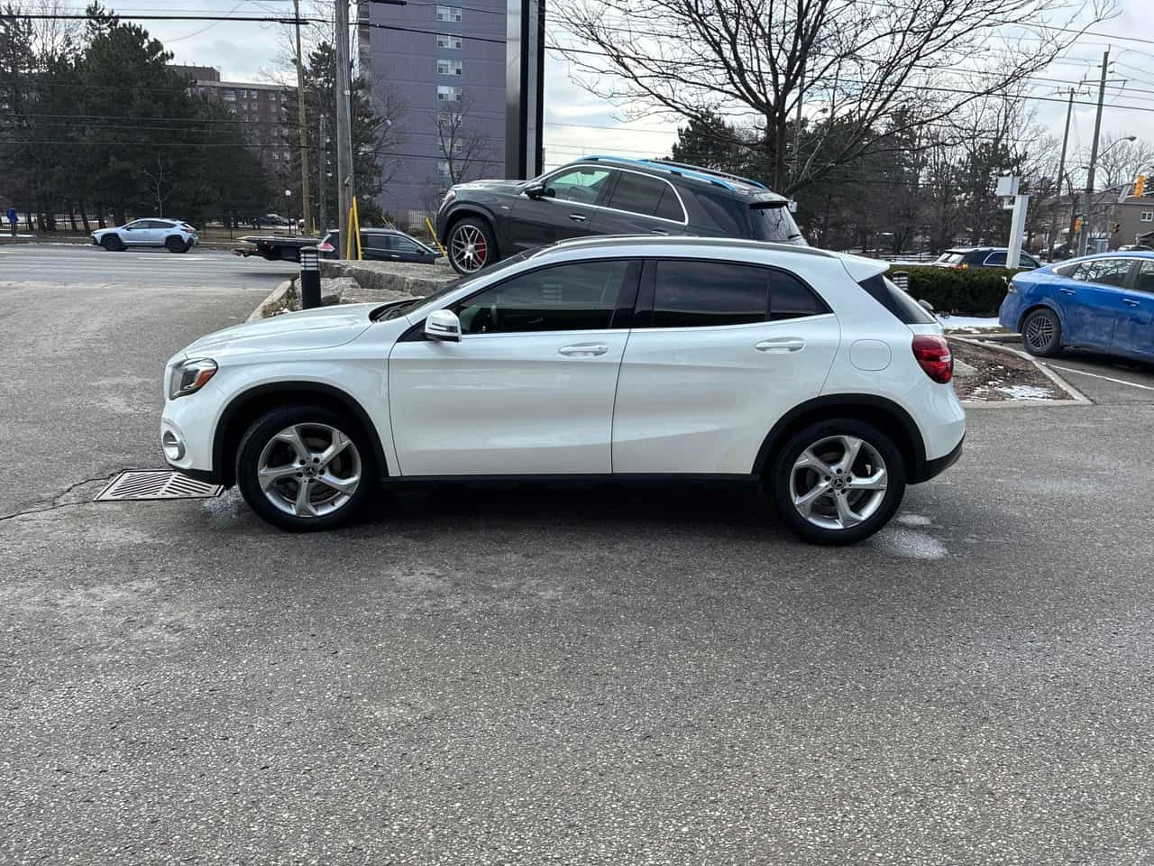 Mercedes-Benz GLA 250 4MATIC * ПОДГРЕВИ* ПАНОРАМА* KEYLESS* , снимка 2 - Автомобили и джипове - 53916985
