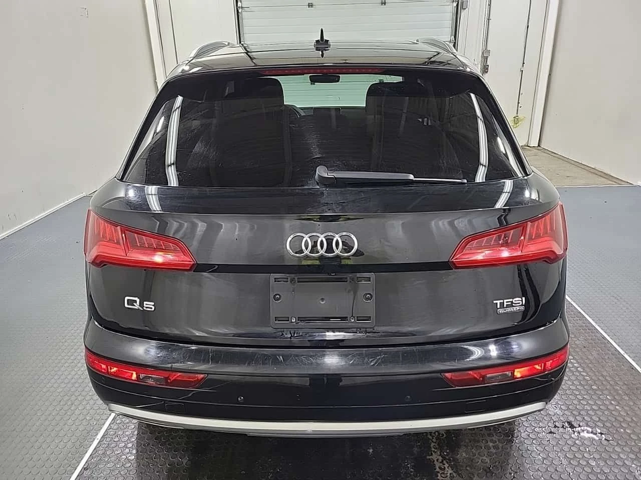Audi Q5 * PREMIUM PLUS * CARFAX * ЦЕНА ДО БГ, снимка 17 - Автомобили и джипове - 53997294