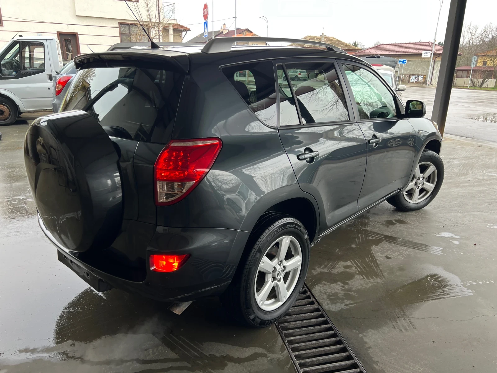Toyota Rav4 2.2 D-4D, снимка 5 - Автомобили и джипове - 54258431