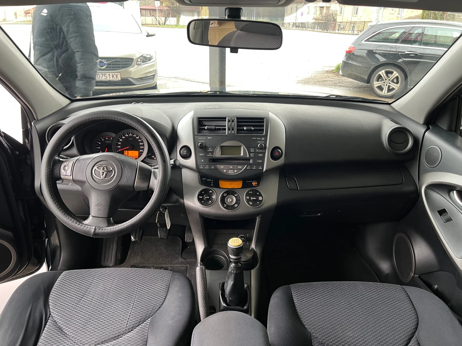 Toyota Rav4 2.2 D-4D, снимка 14 - Автомобили и джипове - 54258431