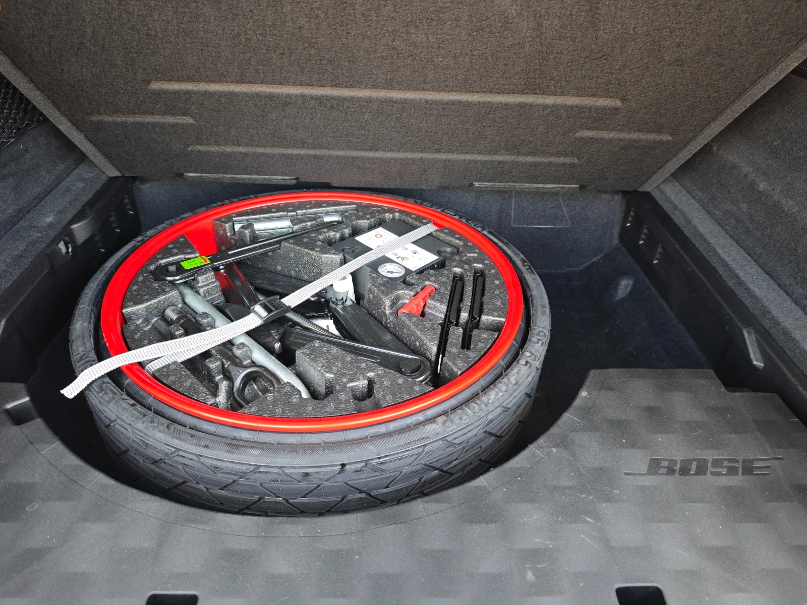 Porsche Cayenne  3.0 V6 Sport Chrono Package Pano Full, снимка 13 - Автомобили и джипове - 54602403
