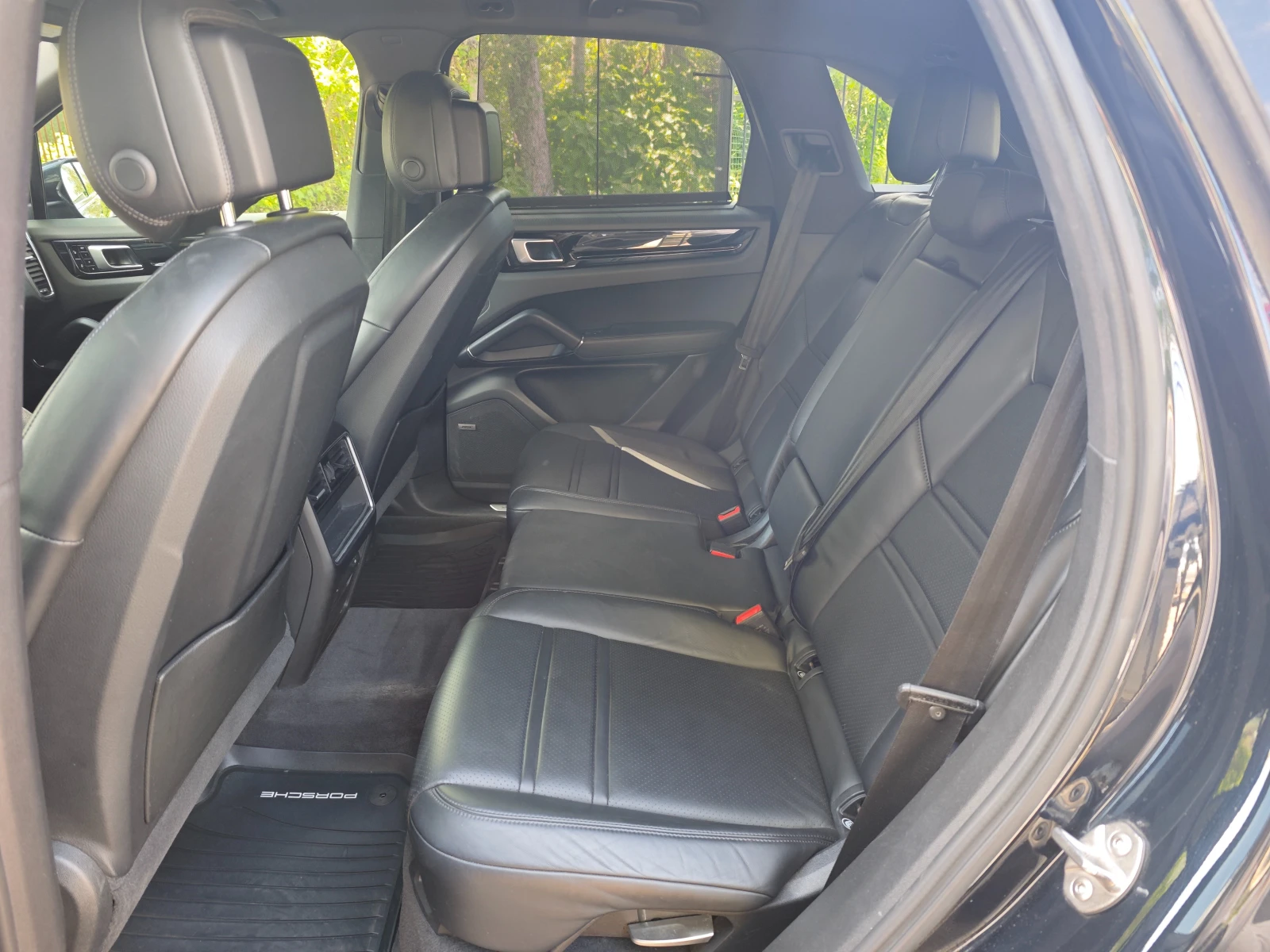 Porsche Cayenne  3.0 V6 Sport Chrono Package Pano Full, снимка 11 - Автомобили и джипове - 54602403