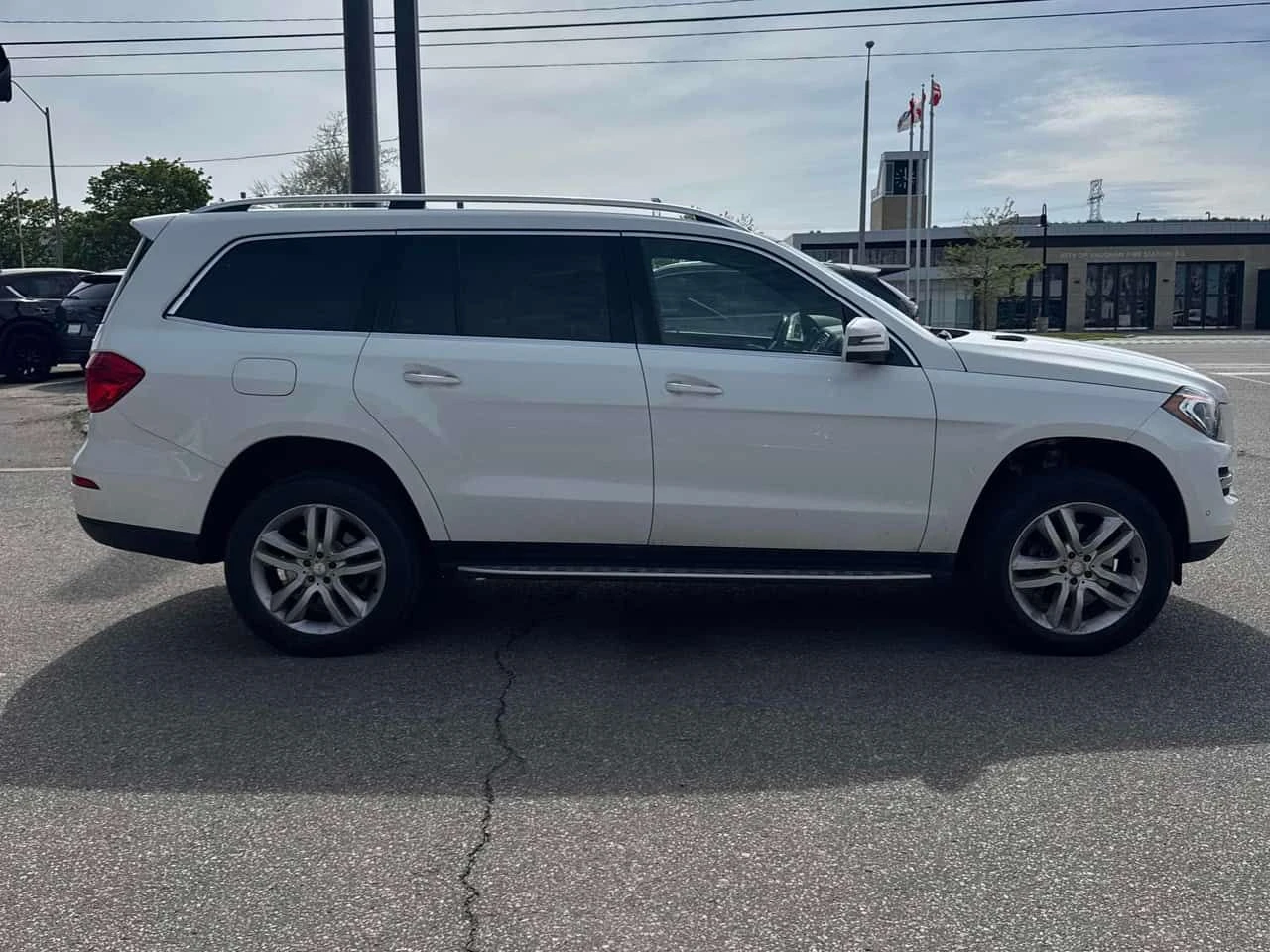 Mercedes-Benz GL 350 * BlueTEC * ДИСТРОНИК * 360 * PANO * ПОДГРЕВИ, снимка 3 - Автомобили и джипове - 54647732
