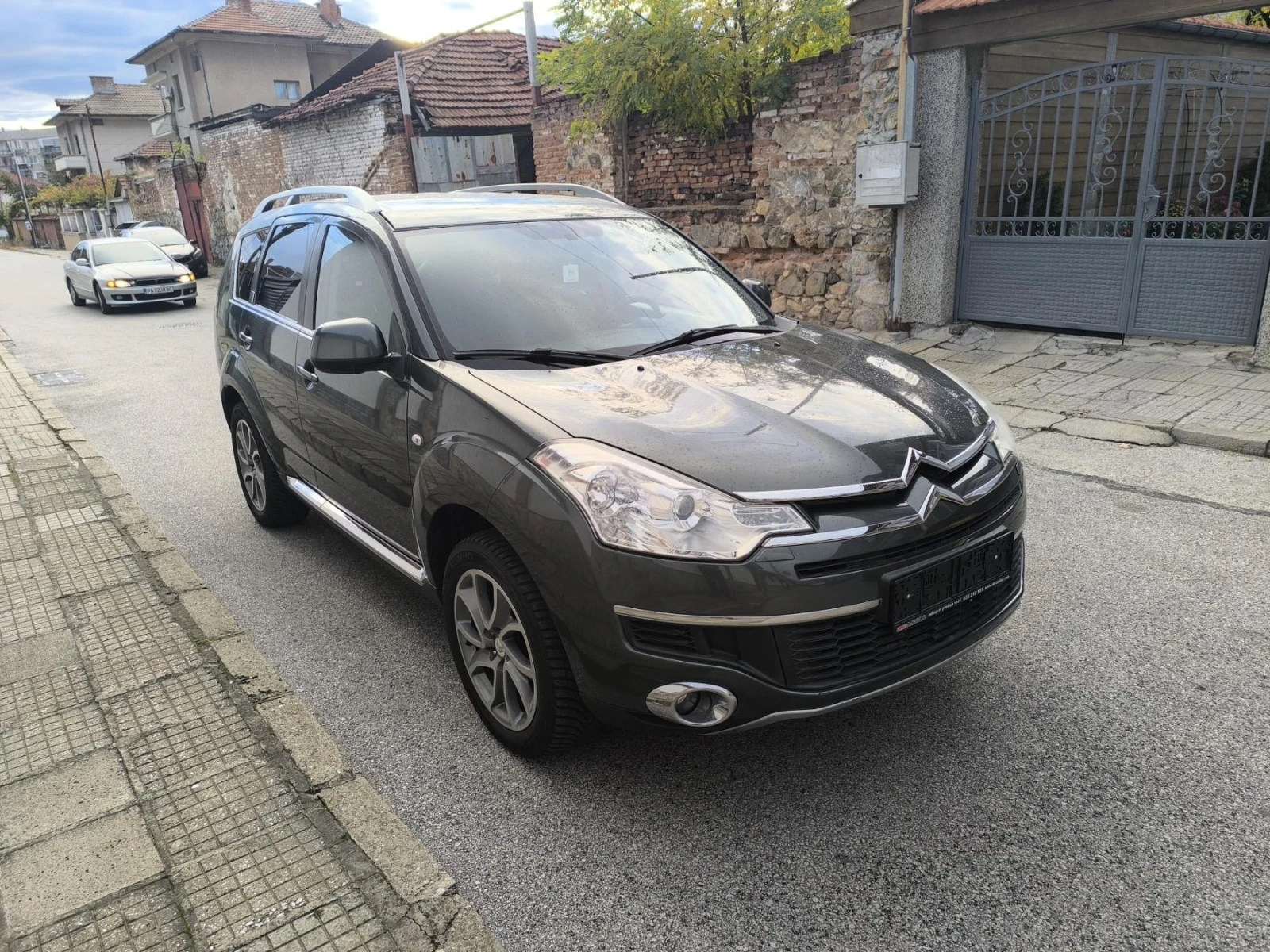 Citroen C-Crosser 2.4i, снимка 2 - Автомобили и джипове - 56728148
