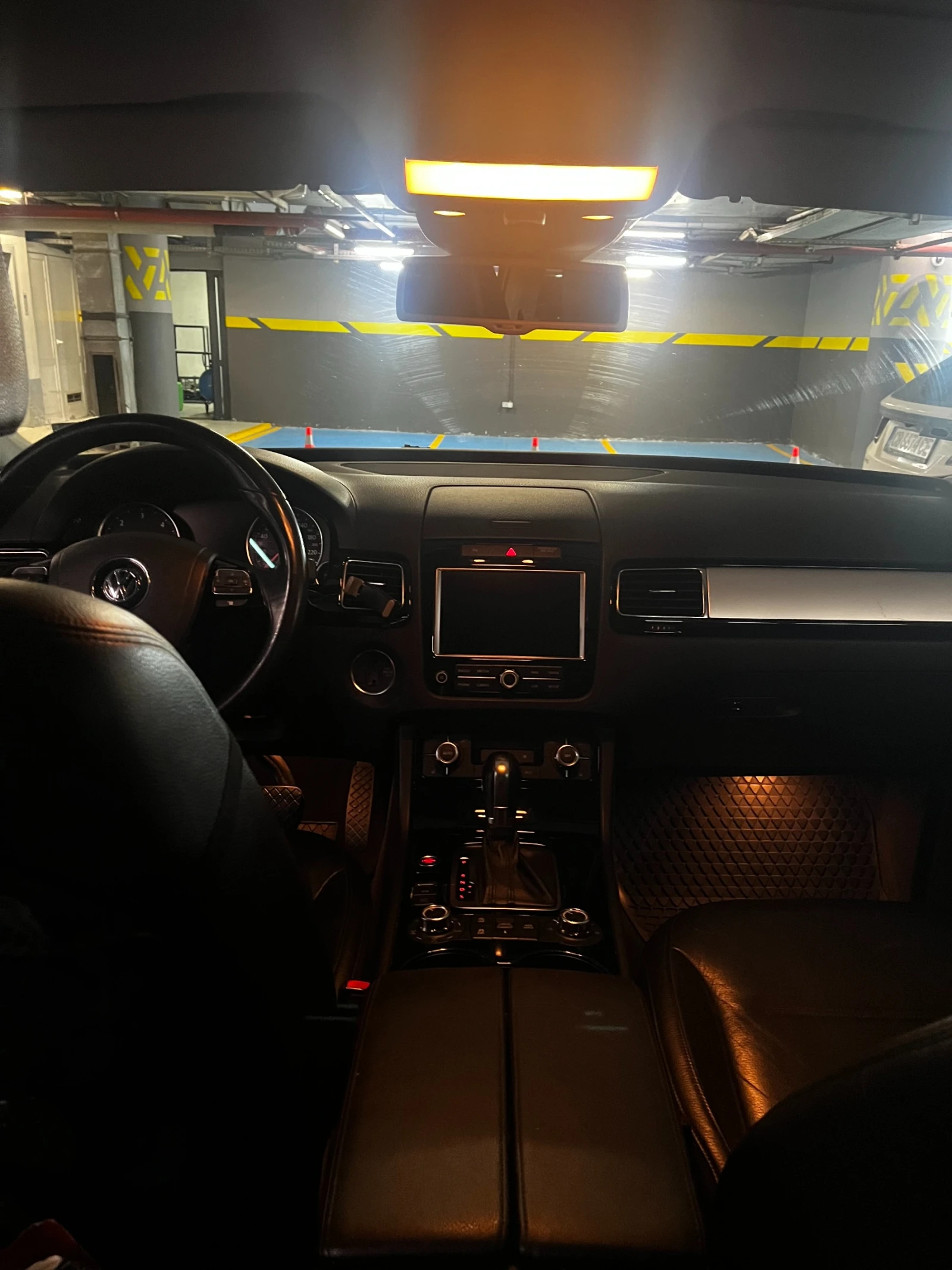 VW Touareg V6 3.0L CASA, снимка 12 - Автомобили и джипове - 56736051