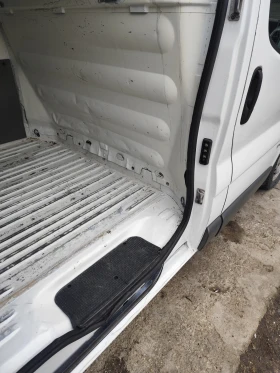 Opel Vivaro 1.9/101/климатик, снимка 7