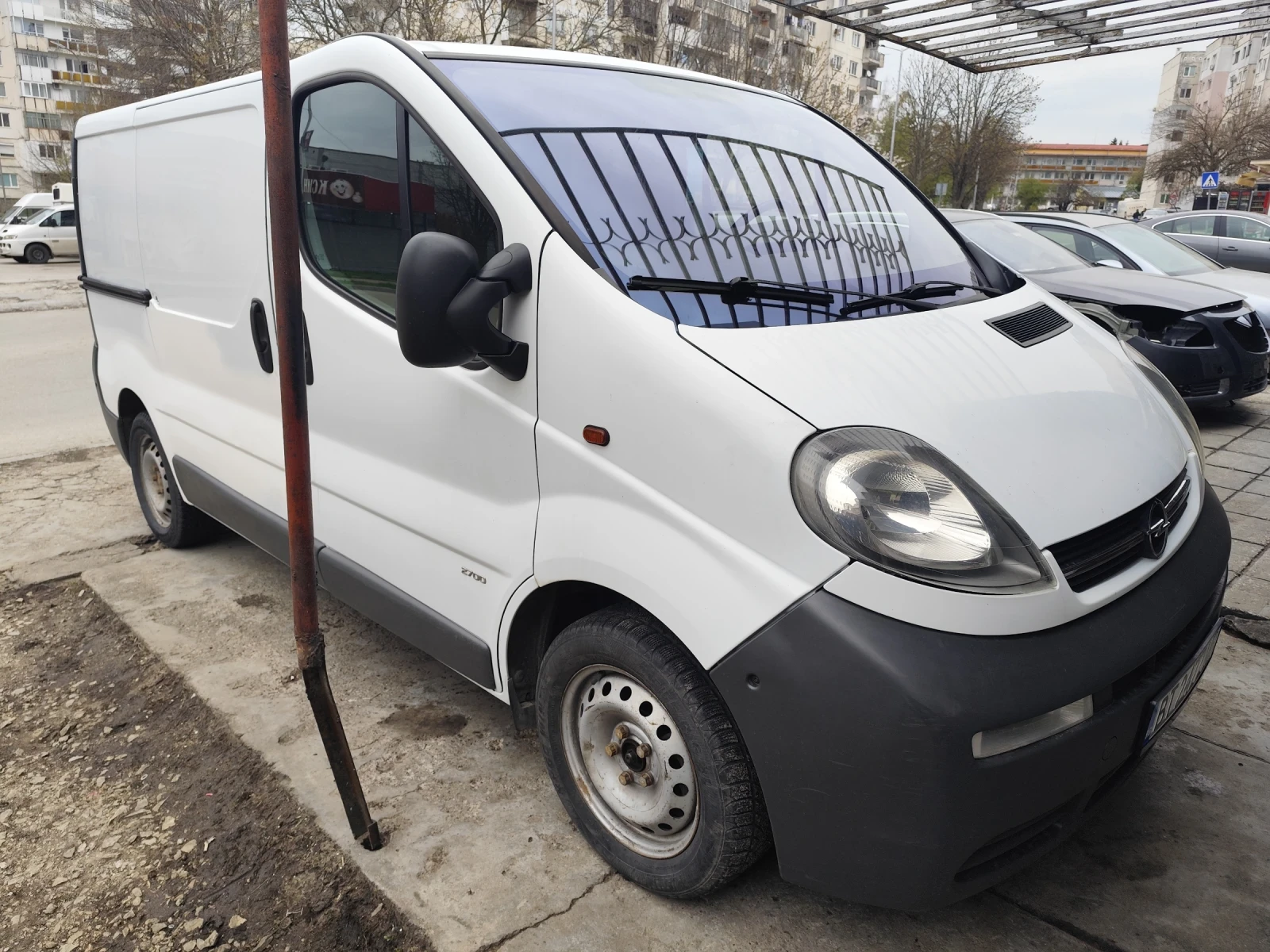 Opel Vivaro 1.9/101/климатик, снимка 3 - Бусове и автобуси - 54166561