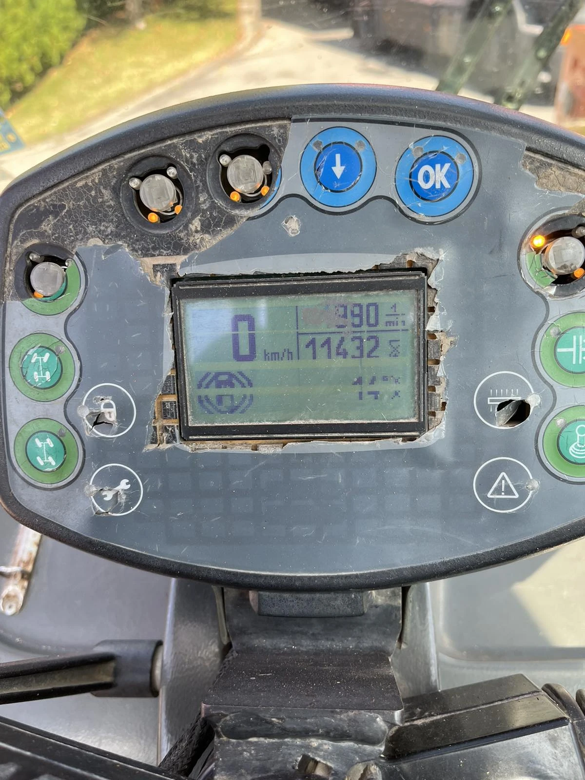   JLG 3508 | Mobile.bg   14