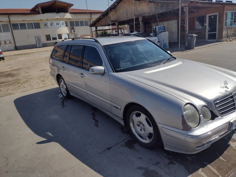 Mercedes-Benz E 270, снимка 13 - Автомобили и джипове - 47323944