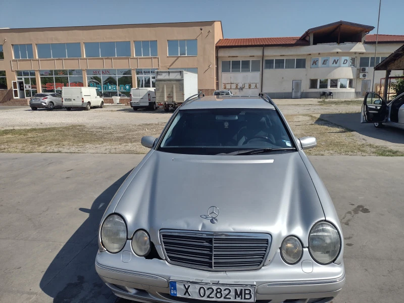 Mercedes-Benz E 270, снимка 14 - Автомобили и джипове - 47323944