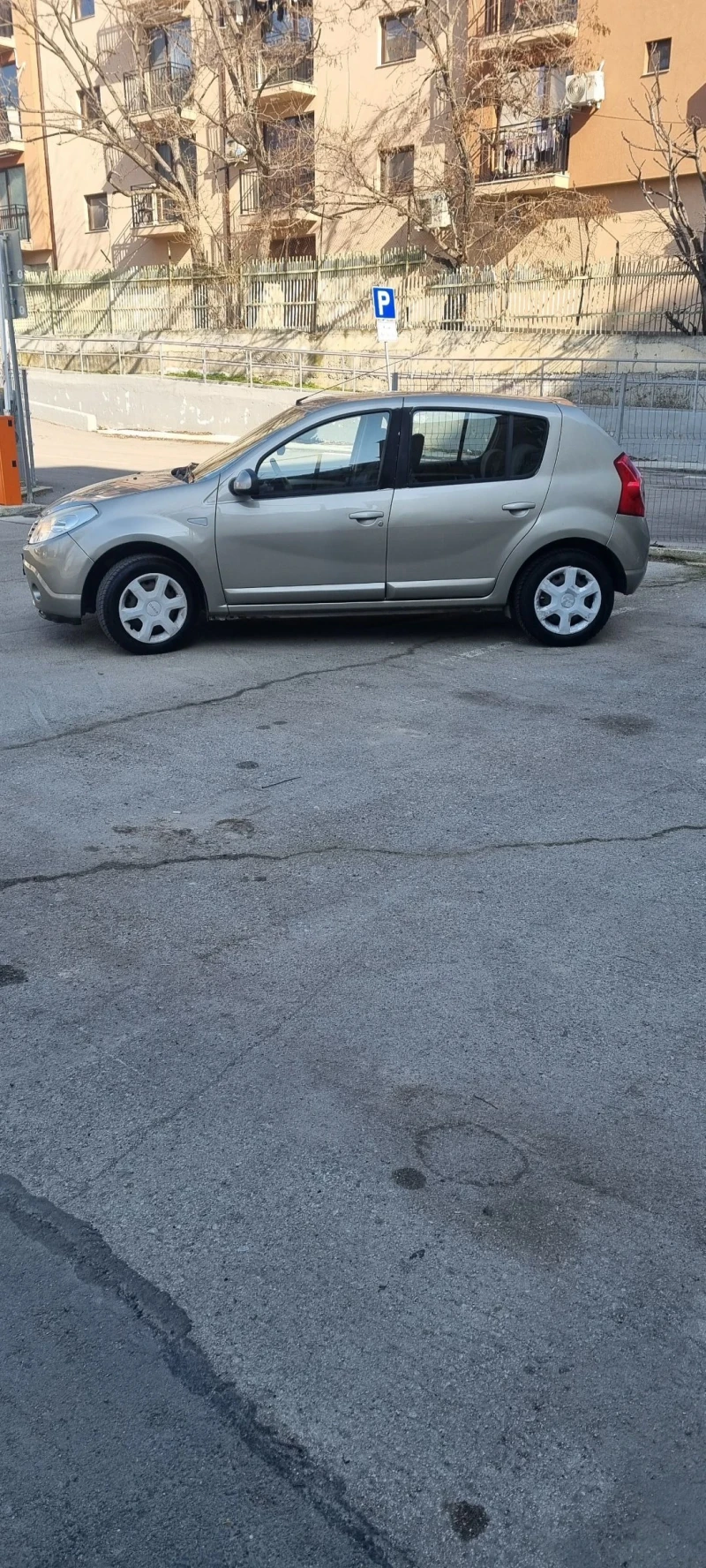 Dacia Sandero, снимка 3 - Автомобили и джипове - 49114281