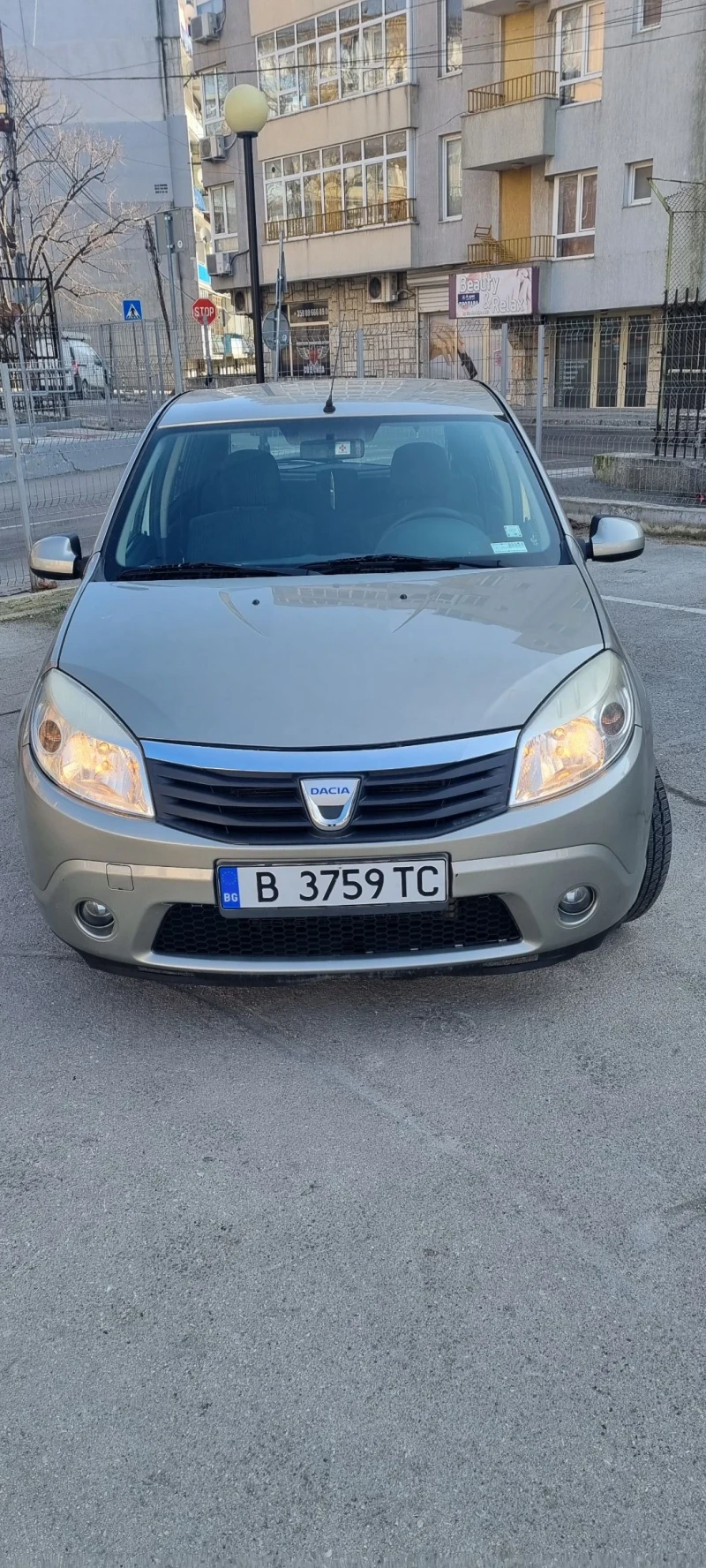 Dacia Sandero, снимка 1 - Автомобили и джипове - 49114281