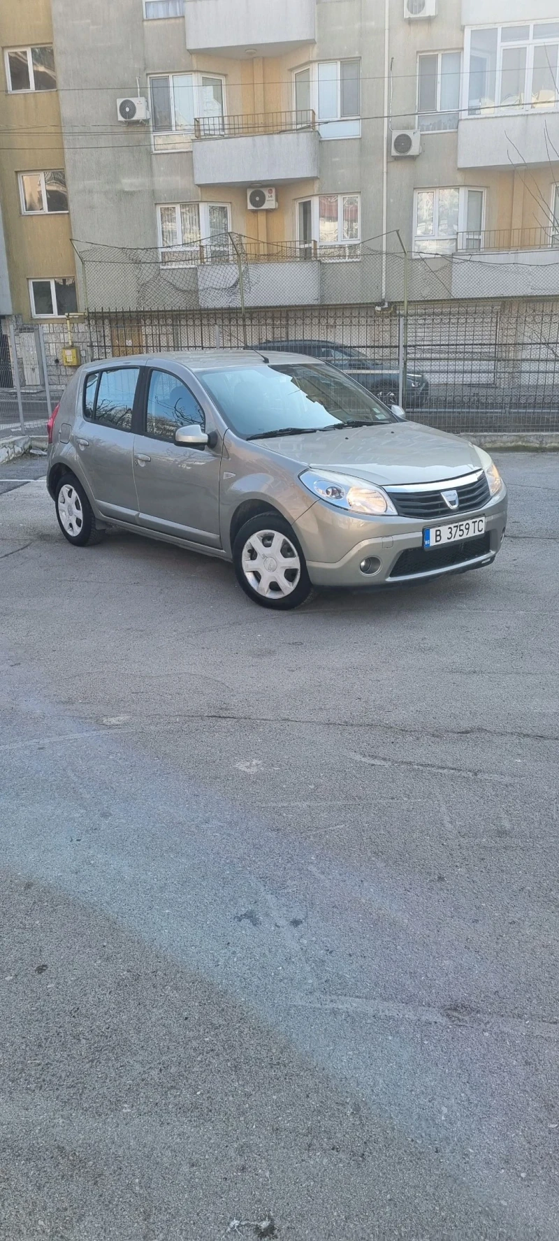 Dacia Sandero, снимка 7 - Автомобили и джипове - 49114281