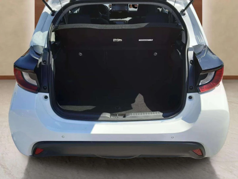 Toyota Yaris 1.5 VVT, снимка 12 - Автомобили и джипове - 51122613