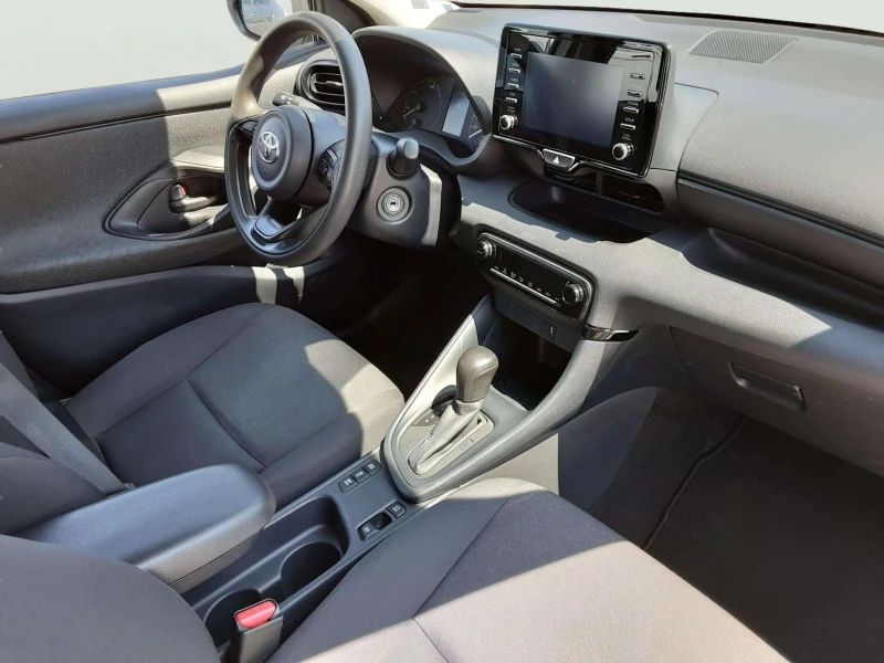 Toyota Yaris 1.5 VVT, снимка 11 - Автомобили и джипове - 51122613