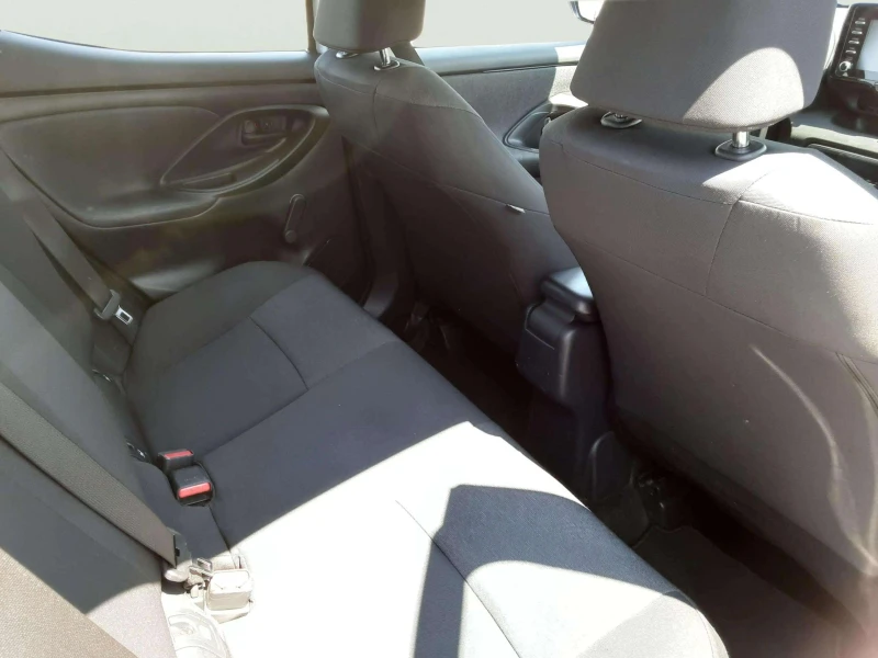 Toyota Yaris 1.5 VVT, снимка 9 - Автомобили и джипове - 51122613