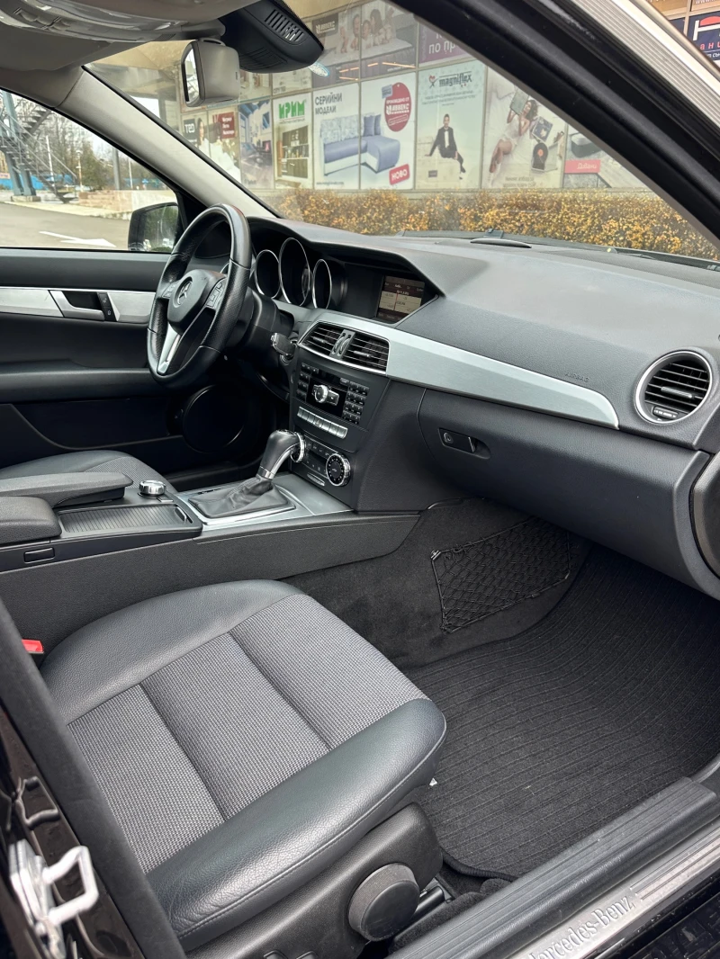 Mercedes-Benz C 180 Швейцария , снимка 8 - Автомобили и джипове - 52694399