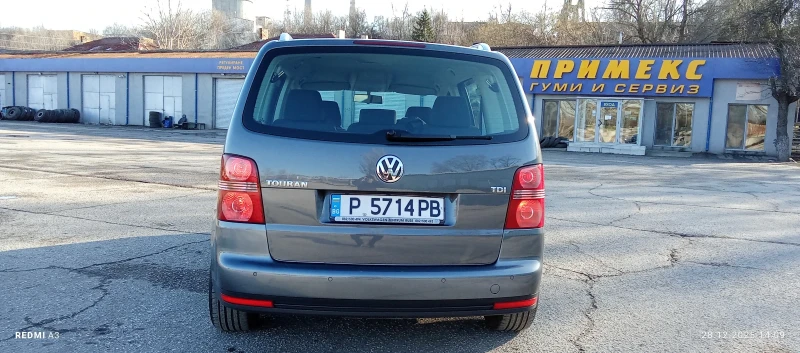 VW Touran 1.9 TDI, снимка 4 - Автомобили и джипове - 52921671