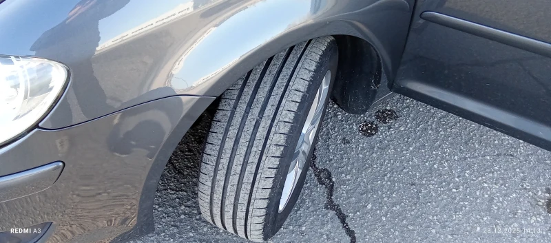 VW Touran 1.9 TDI, снимка 16 - Автомобили и джипове - 52921671