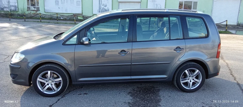 VW Touran 1.9 TDI, снимка 2 - Автомобили и джипове - 52921671