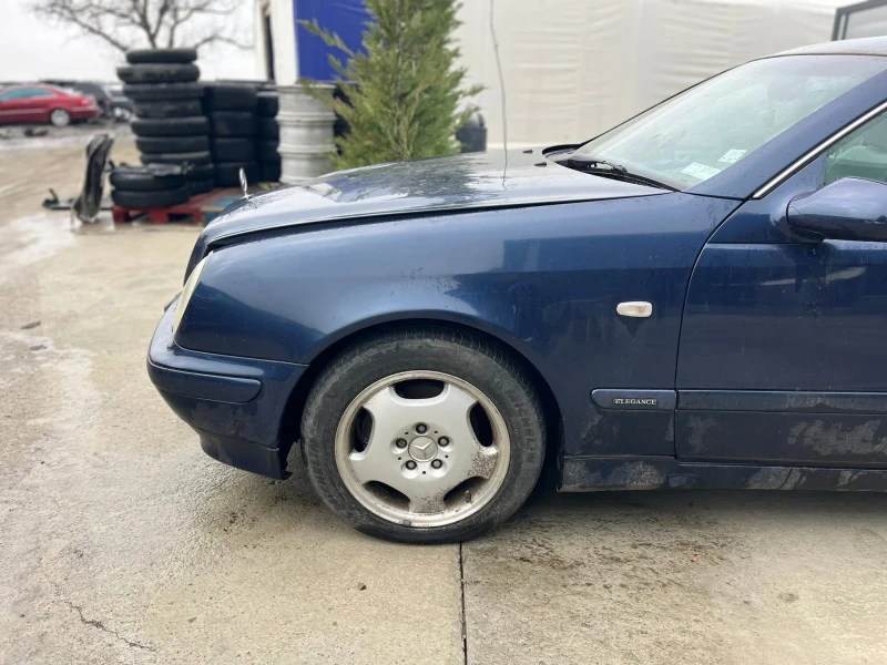 Mercedes-Benz CLK 111, снимка 2 - Автомобили и джипове - 53514664